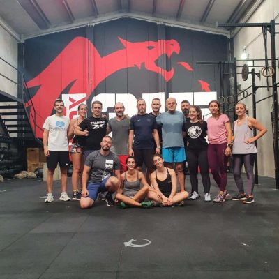 Grupo de atletas en Box 1315 Crossfit Málaga.