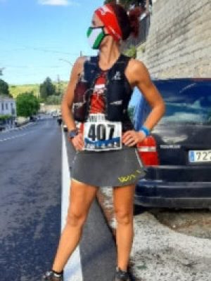 Atleta en carrera en Málaga durante un evento de CrossFit.